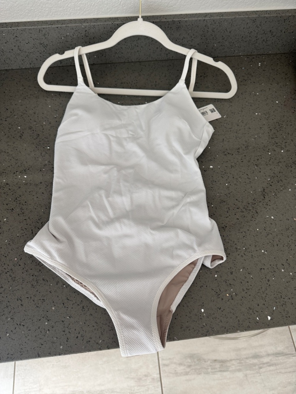 Lululemon White Water-side one piece honeycomb swimsuit
